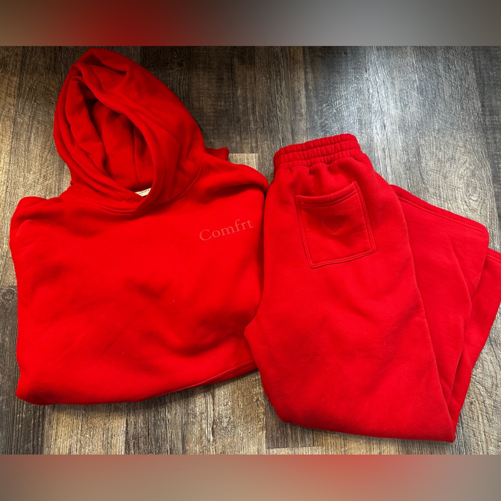 Red unisex comfrt set
